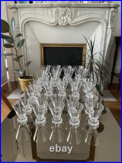 10 verres à vin blanc modèle Diamant en cristal de Saint-Louis signés 10 verres à vin blanc modèle Diamant en cristal de Saint-Louis signés