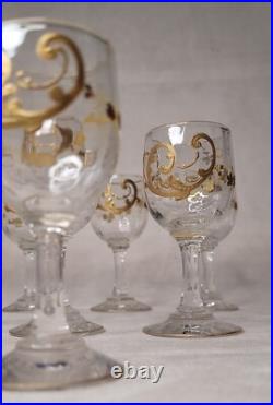 11 verres a liqueur XIX guirlandes dores saint louis caves