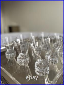 11 verres à vin rouge modèle Diamant en cristal de Saint-Louis 11 verres à vin rouge modèle Diamant en cristal de Saint-Louis