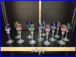 12 verres à liqueur Saint-Louis modèle Tommy en cristal de couleur