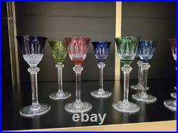 12 verres à liqueur Saint-Louis modèle Tommy en cristal de couleur