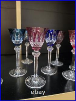 12 verres à liqueur Saint-Louis modèle Tommy en cristal de couleur