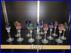 12 verres à liqueur Saint-Louis modèle Tommy en cristal de couleur