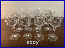 16 verres vin modèle Anvers taille N°11137 cristal Saint Louis (prix à la pièce) 16 verres vin modèle Anvers taille N°11137 cristal Saint Louis (prix à la pièce)