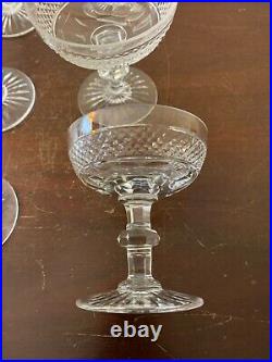18 coupes à champagne modèle Trianon en cristal de Saint Louis (prix à la pièce)