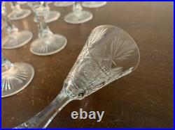 18 verres à liqueur modèle taillé épi cristal de Saint Louis (prix à la pièce)