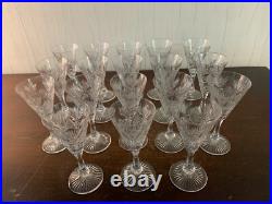 18 verres à vin blanc modèle taillé épi cristal de Saint Louis (prix à la pièce)