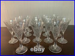 18 verres à vin blanc modèle taillé épi cristal de Saint Louis (prix à la pièce)