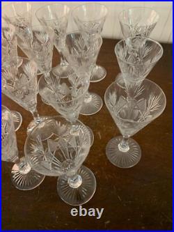 18 verres à vin blanc modèle taillé épi cristal de Saint Louis (prix à la pièce)
