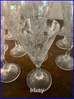 18 verres à vin blanc modèle taillé épi cristal de Saint Louis (prix à la pièce)