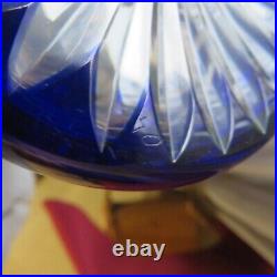 1 carafe de couleur bleu en cristal de saint louis modèle Massenet taille 4147