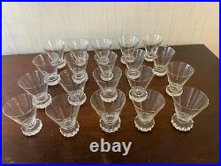 28 verres à porto modèle diamant en cristal de Saint Louis (prix à la pièce)