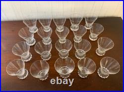 28 verres à porto modèle diamant en cristal de Saint Louis (prix à la pièce)