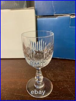 30 verres à vin blanc modèle Liane en cristal de Saint Louis (prix à la pièce) 30 verres à vin blanc modèle Liane en cristal de Saint Louis (prix à la pièce)