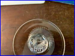 30 verres à vin blanc modèle Liane en cristal de Saint Louis (prix à la pièce) 30 verres à vin blanc modèle Liane en cristal de Saint Louis (prix à la pièce)