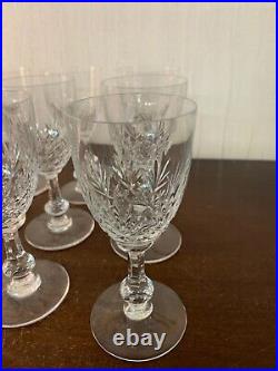 30 verres à vin rouge modèle Massenet cristal de Saint Louis (prix à la pièce) 30 verres à vin rouge modèle Massenet cristal de Saint Louis (prix à la pièce)