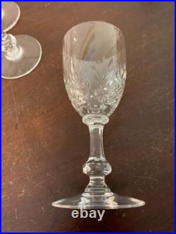 30 verres à vin rouge modèle Massenet cristal de Saint Louis (prix à la pièce) 30 verres à vin rouge modèle Massenet cristal de Saint Louis (prix à la pièce)