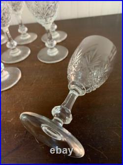 30 verres à vin rouge modèle Massenet cristal de Saint Louis (prix à la pièce) 30 verres à vin rouge modèle Massenet cristal de Saint Louis (prix à la pièce)