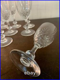 30 verres à vin rouge modèle Massenet cristal de Saint Louis (prix à la pièce) 30 verres à vin rouge modèle Massenet cristal de Saint Louis (prix à la pièce)
