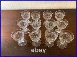 30 verres à vin rouge modèle Trianon en cristal de Saint Louis (prix à la pièce) 30 verres à vin rouge modèle Trianon en cristal de Saint Louis (prix à la pièce)