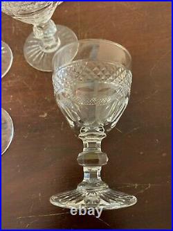 30 verres à vin rouge modèle Trianon en cristal de Saint Louis (prix à la pièce) 30 verres à vin rouge modèle Trianon en cristal de Saint Louis (prix à la pièce)
