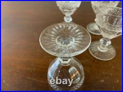 30 verres à vin rouge modèle Trianon en cristal de Saint Louis (prix à la pièce) 30 verres à vin rouge modèle Trianon en cristal de Saint Louis (prix à la pièce)
