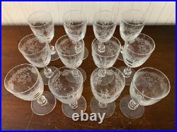 41 verres à vin rouge modèle Cléo en cristal de Saint Louis (prix à la pièce)