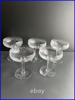 5 Coupe À Champagne En Cristal Gravé Baccarat Saint Louis 5 Coupe À Champagne En Cristal Gravé Baccarat Saint Louis