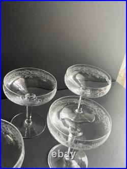 5 Coupe À Champagne En Cristal Gravé Baccarat Saint Louis 5 Coupe À Champagne En Cristal Gravé Baccarat Saint Louis