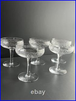 5 Coupe À Champagne En Cristal Gravé Baccarat Saint Louis 5 Coupe À Champagne En Cristal Gravé Baccarat Saint Louis
