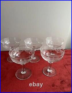 5 Coupes À Champagne En Cristal Grave St Louis Baccarat 5 Coupes À Champagne En Cristal Grave St Louis Baccarat