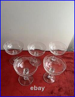 5 Coupes À Champagne En Cristal Grave St Louis Baccarat 5 Coupes À Champagne En Cristal Grave St Louis Baccarat
