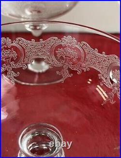 5 Coupes À Champagne En Cristal Grave St Louis Baccarat 5 Coupes À Champagne En Cristal Grave St Louis Baccarat