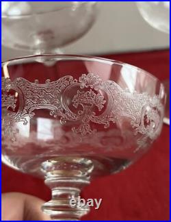 5 Coupes À Champagne En Cristal Grave St Louis Baccarat 5 Coupes À Champagne En Cristal Grave St Louis Baccarat