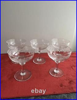 5 Coupes À Champagne En Cristal Grave St Louis Baccarat 5 Coupes À Champagne En Cristal Grave St Louis Baccarat