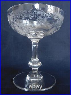 6 coupes à champagne cristal de St Louis modèle Massenet gravé côtes vénitiennes