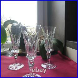 flûte à champagne en cristal de saint louis modèle Camargue signé H 18,4 cm 
