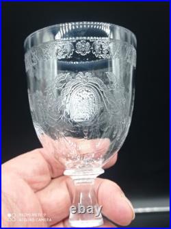 6 verres à Vin en Cristal de Baccarat / Saint Louis modèle gravé, H 13,2 cm