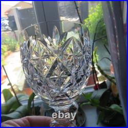 6 verres a vin blanc en cristal de saint louis modèle versailles H 10,7 cm 6 verres a vin blanc en cristal de saint louis modèle versailles H 10,7 cm