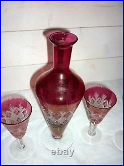 6 verres et carafe liqueur en cristal taillé colorés (st Louis, bohème.)
