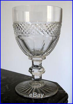 7Jolis verres à vin 10,8 cm en cristal de Saint Louis modèle Trianon carafe
