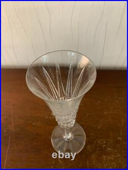 7 flûtes à champagne modèle Tarn en cristal de Saint Louis (prix à la pièce) 7 flûtes à champagne modèle Tarn en cristal de Saint Louis (prix à la pièce)