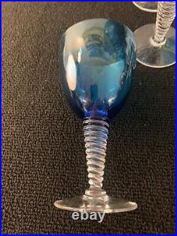 7 verres à vin bleu modèle grand lieu cristal de Saint Louis (prix à la pièce)