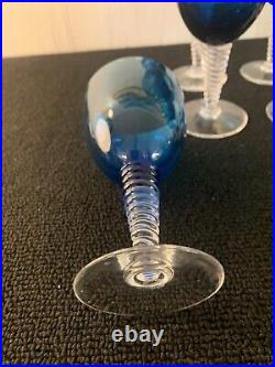 7 verres à vin bleu modèle grand lieu cristal de Saint Louis (prix à la pièce)
