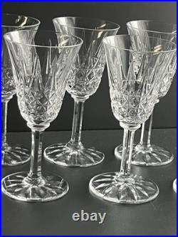 9 Verres A Vin En Cristal Taille Modelé Tarn St Louis Signe 9 Verres A Vin En Cristal Taille Modelé Tarn St Louis Signe