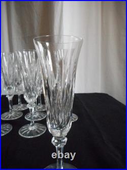 9 flutes à champagne en cristal St Louis signé modèle Provence H 20,5 cm