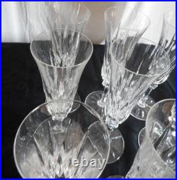 9 flutes à champagne en cristal St Louis signé modèle Provence H 20,5 cm