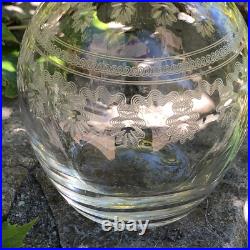 Ancienne carafe en cristal gravé Baccarat St Louis