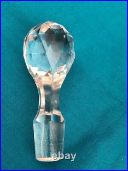 Ancienne carafe en cristal gravé Baccarat St Louis
