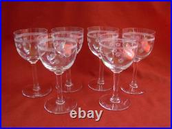 BACCARAT, St LOUIS, SERIE DE 6 VERRES A VIN EN CRISTAL GRAVE, DEBUT XXème
